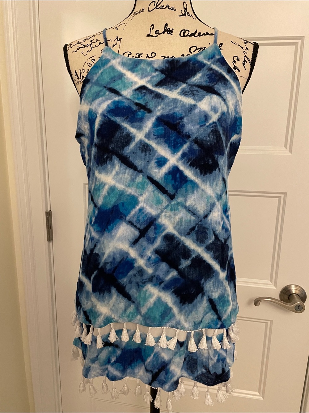 Hailey Lyn Women’s Blue Tie-Dye Tassel-Trim Sleeveless Tunic